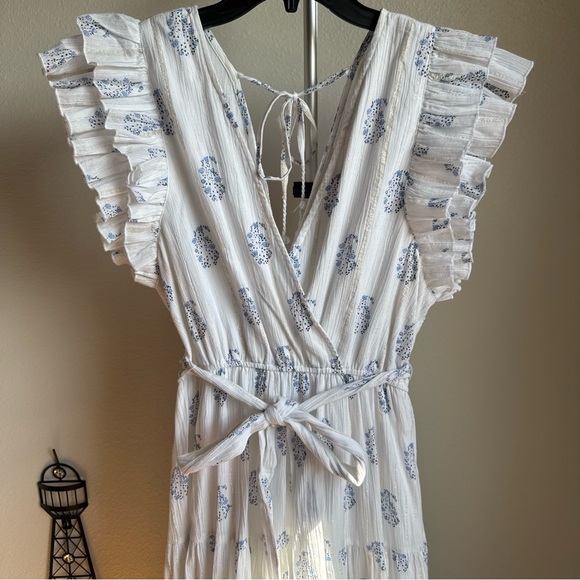 NWT Loves A Floral Metallic Paisley Surplice V-Neck Ruffled Sleeve Tiered Dress - Picture 4 of 10